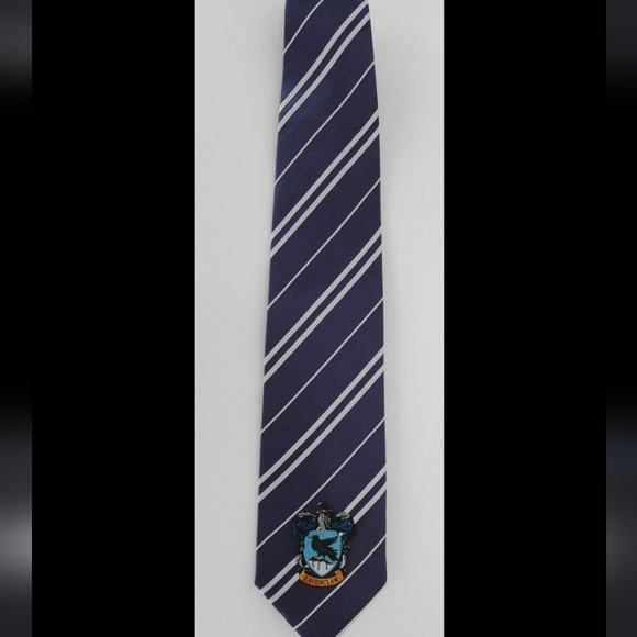 Harry Potter Ravenclaw Tie - Picture 2 of 7